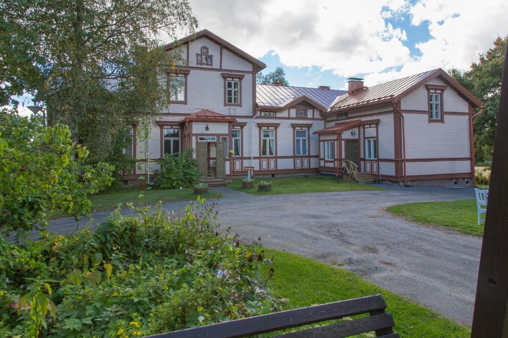 Loeydoen Kartano Hotel Ristiina Luaran gambar